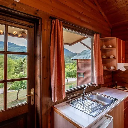 Likouresi Village Appart hôtel Karpenísion