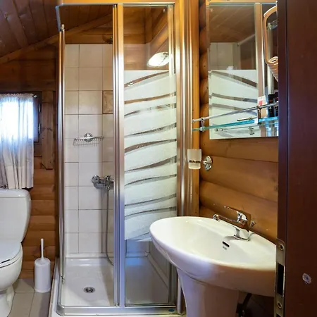 Likouresi Village Apartmanhotel Karpeníszi