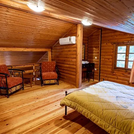 Likouresi Village 2* Karpeníszi